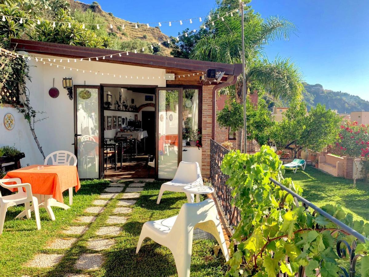 גיארדיני נאקסוס B&B Villa Vittoria מראה חיצוני תמונה