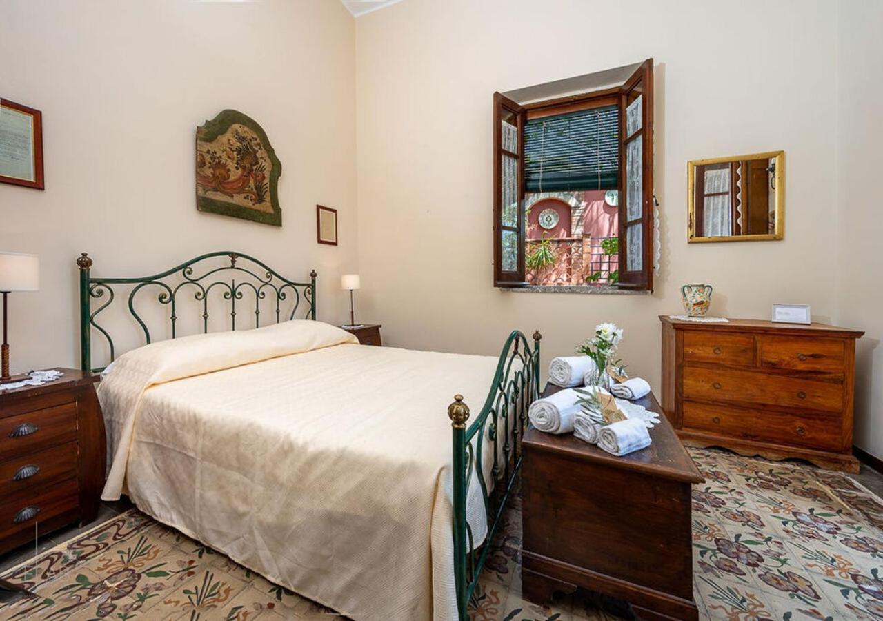 גיארדיני נאקסוס B&B Villa Vittoria מראה חיצוני תמונה