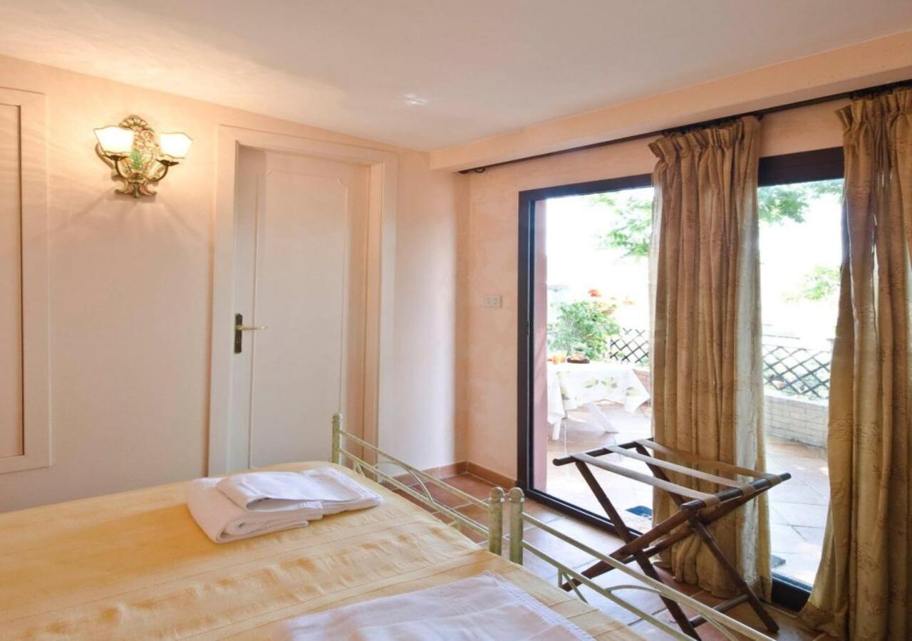 גיארדיני נאקסוס B&B Villa Vittoria מראה חיצוני תמונה