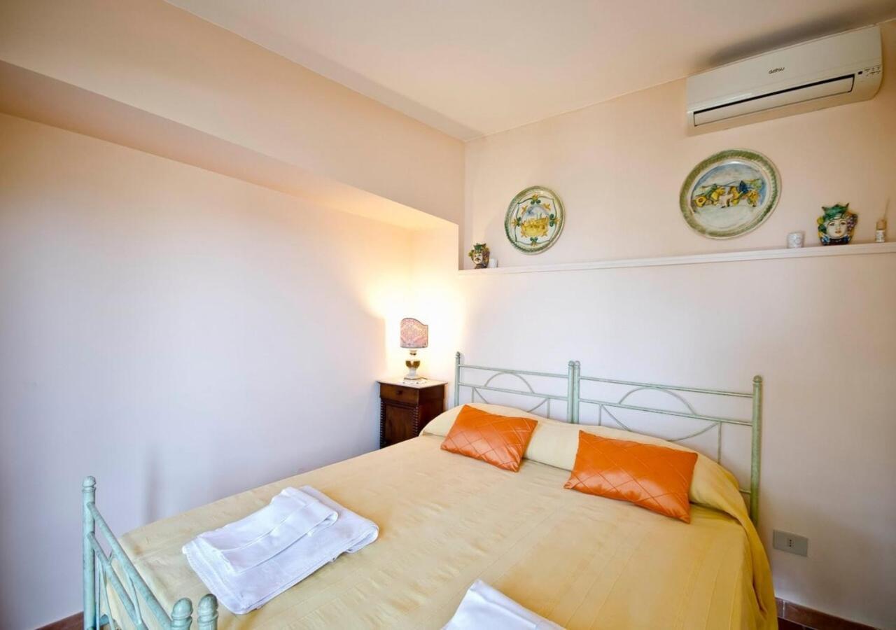 גיארדיני נאקסוס B&B Villa Vittoria מראה חיצוני תמונה