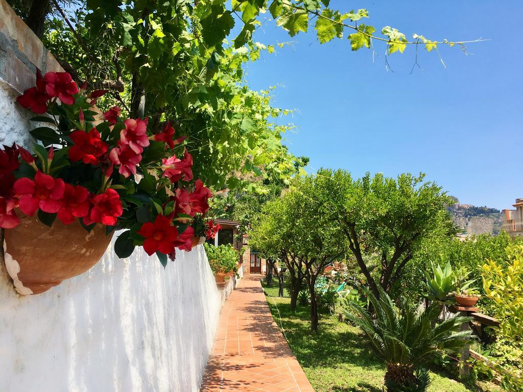 גיארדיני נאקסוס B&B Villa Vittoria מראה חיצוני תמונה