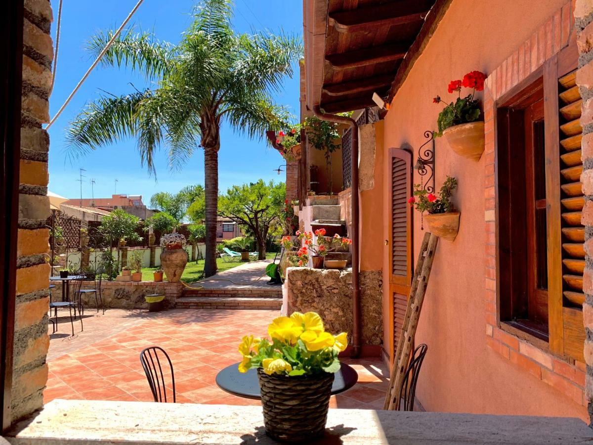 גיארדיני נאקסוס B&B Villa Vittoria מראה חיצוני תמונה