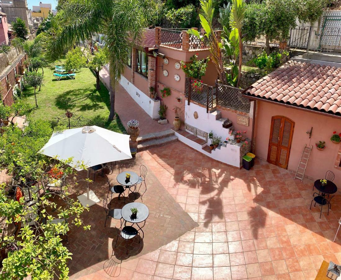 גיארדיני נאקסוס B&B Villa Vittoria מראה חיצוני תמונה